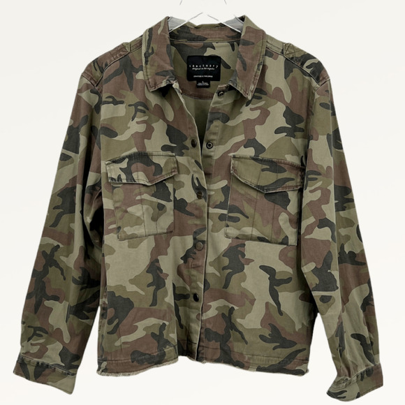 Sanctuary Green Camouflage Snap Front Raw Hem Jacket Shacket Size Large - Picture 1 of 10